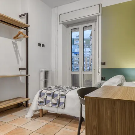 Easy ホステル テルニ